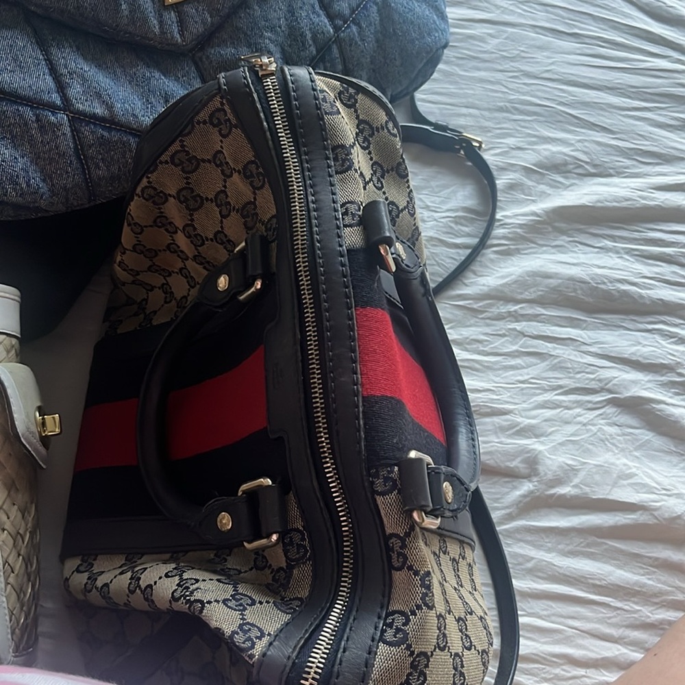 Authentic Gucci purse - Picture 7 of 7